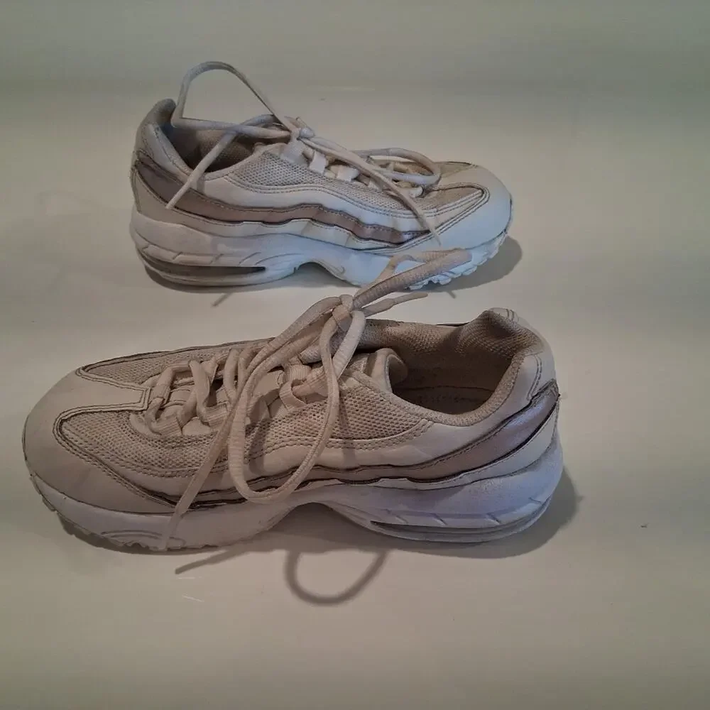 Nike Air Max 95 Le 'Bone' girls size 2y athletic running shoe sneaker
